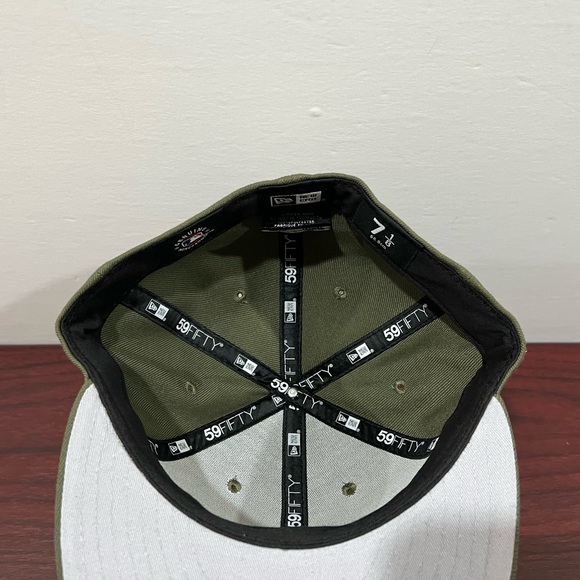 New Era, 59Fifty Fitted Hat, New York Yankees, Olive Green & White - Picture 5 of 9